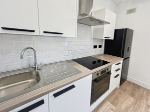 KITCHEN- click for photo gallery